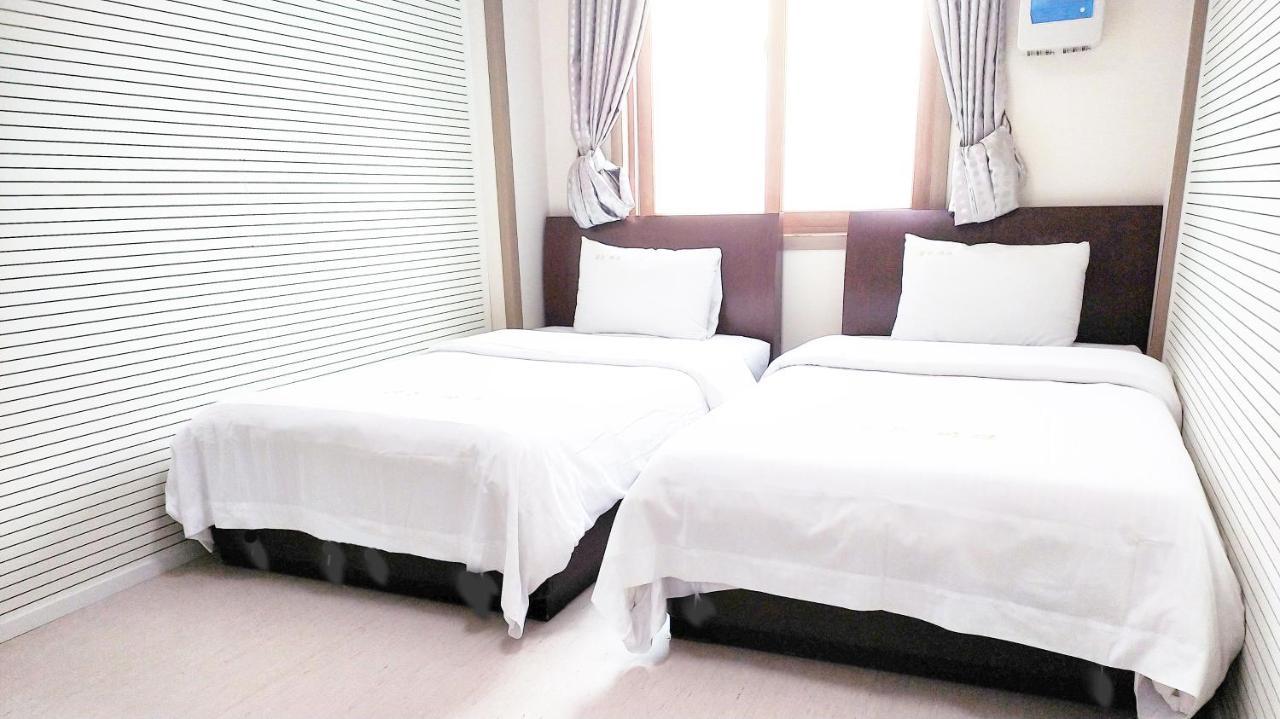 Golden Park Hotel Jeju Exterior photo