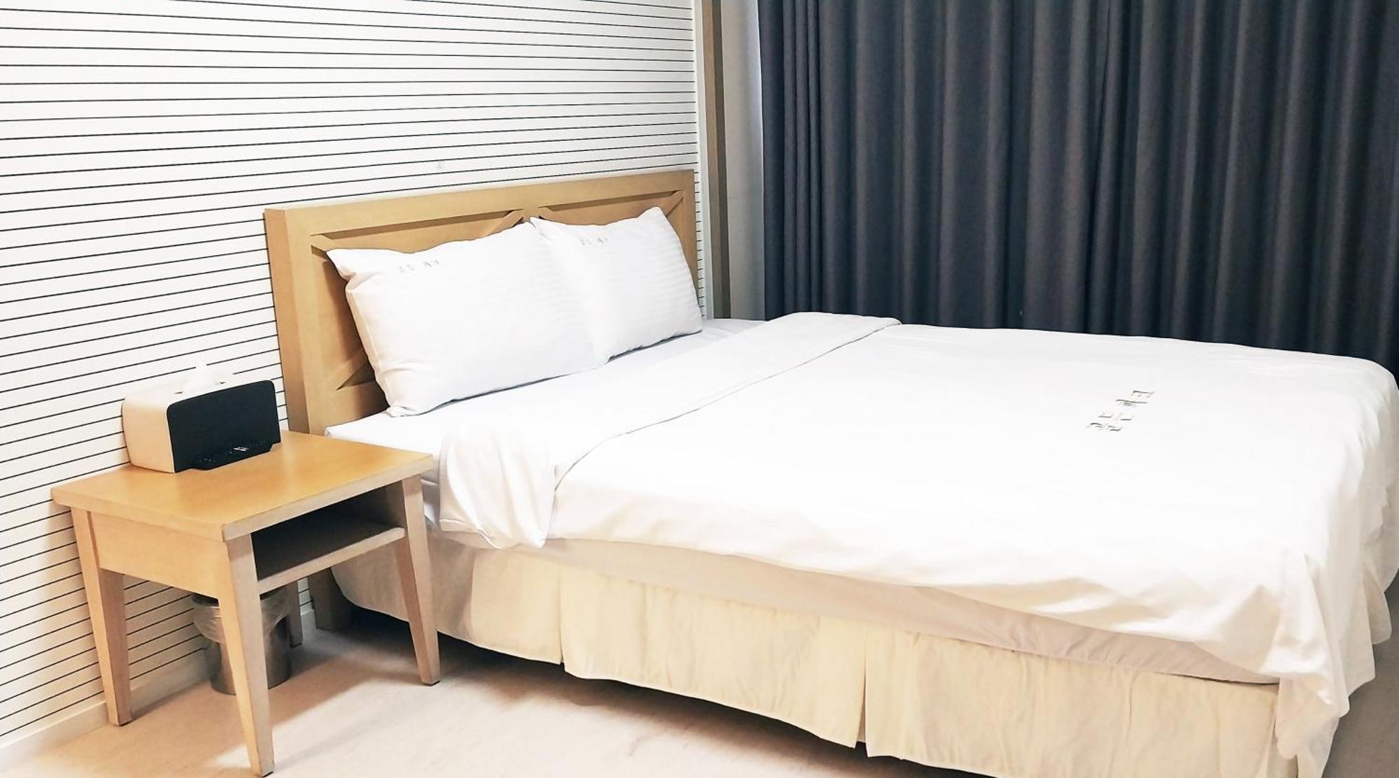 Golden Park Hotel Jeju Exterior photo