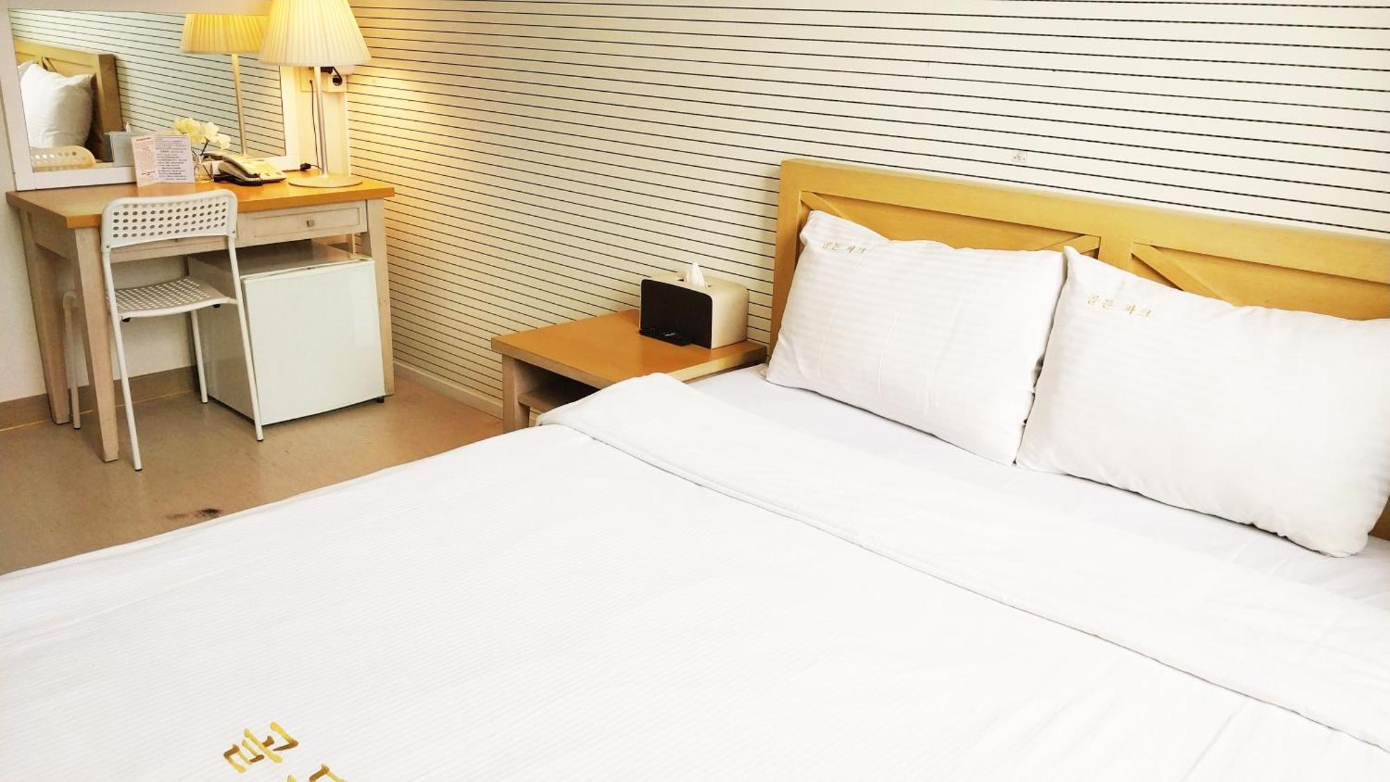 Golden Park Hotel Jeju Exterior photo
