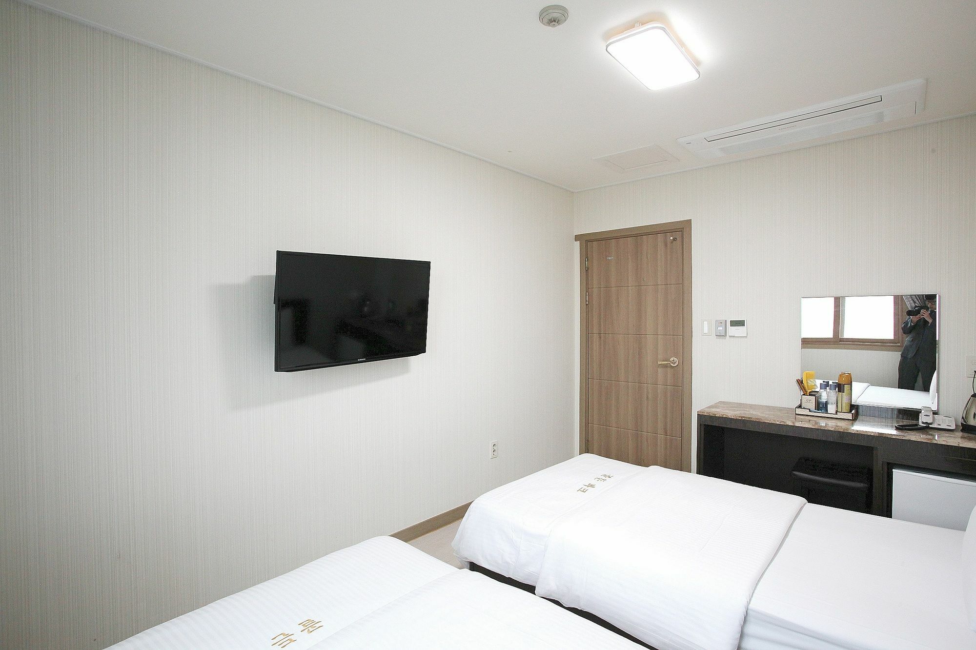 Golden Park Hotel Jeju Exterior photo